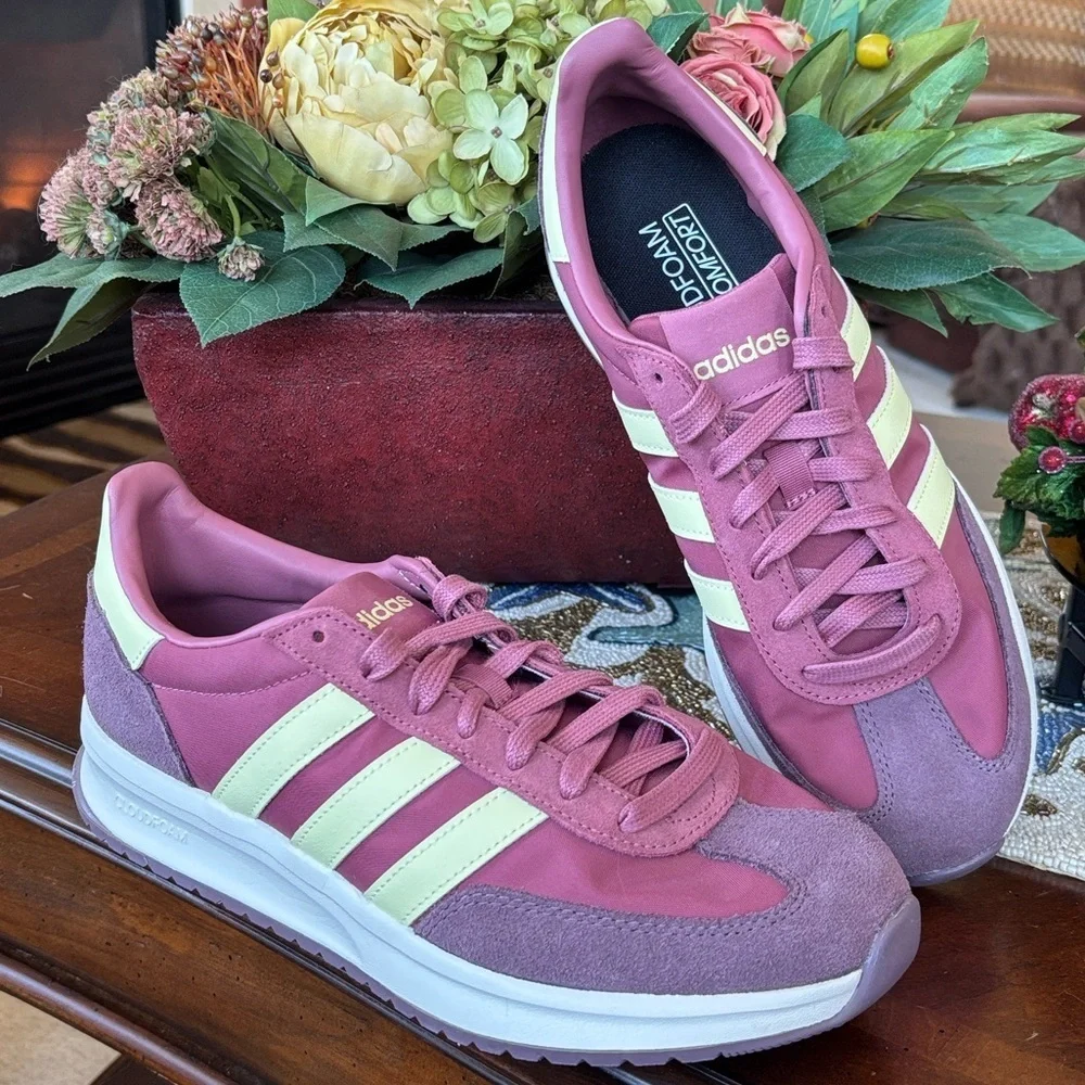 Brand New Adidas Run 70s 2.0 Lace Up Sneakers Retro Cloudfoam Cushioned Vintage